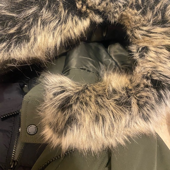 Michael Kors Olive Green Parka with Black Quilted Inner Layer - Picture 12 of 13